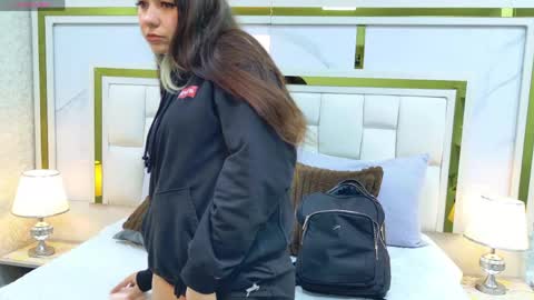 samanthaa_sm online show from 04-27-26, 02:53