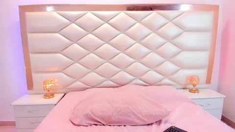 Snapshot of samanthaevans4 chatting on 02-25-25, 11:00 Sweet Samantha   online show from 02-25-25, 11:00