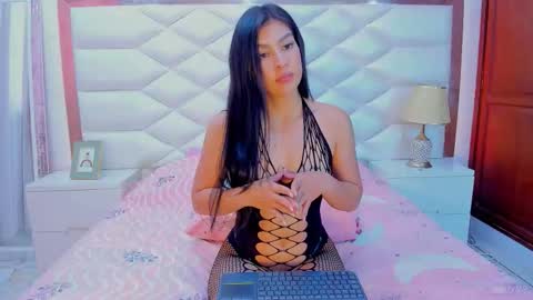 Snapshot of samanthaevans4 chatting on 10-17-25, 08:44 Sweet Samantha   online show from 10-17-25, 08:44