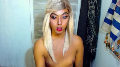 Snapshot of samanthag_17 chatting on 12-01-25, 04:56 Samantha online show from 12-01-25, 04:56