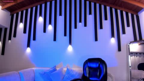 Samantha Klein online show from 12-22-24, 03:44