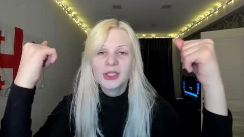 Snapshot of samanthamiasnik1 chatting on 02-23-25, 08:33 Samantha online show from 02-23-25, 08:33