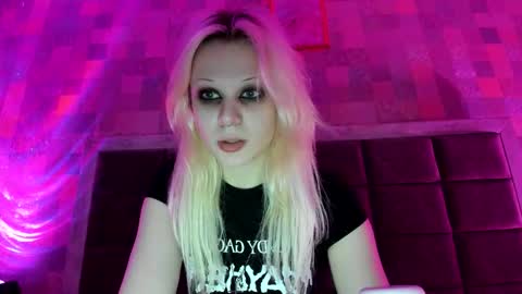 Snapshot of samanthamiasnik1 chatting on 10-27-25, 01:42 Samantha online show from 10-27-25, 01:42