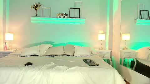 Snapshot of samanthamilf__ chatting on 02-26-25, 07:27 Samanta online show from 02-26-25, 07:27