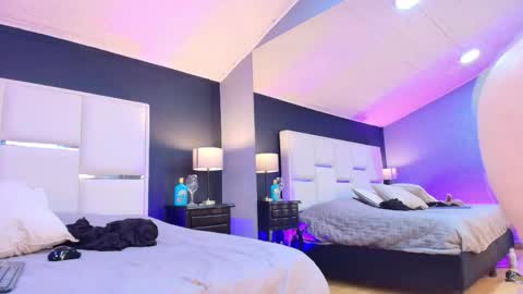 Snapshot of samanthamilf__ chatting on 10-16-25, 08:21 Samanta online show from 10-16-25, 08:21