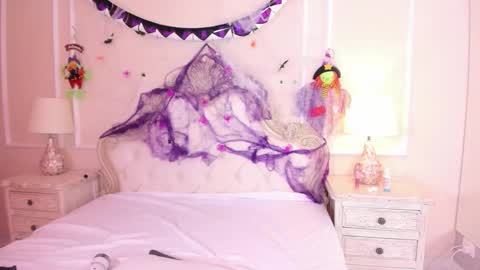 Samantha  online show from 10-31-25, 02:18