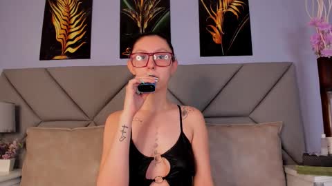 Snapshot of samara_goals chatting on 11-24-25, 12:38 Samara online show from 11-24-25, 12:38