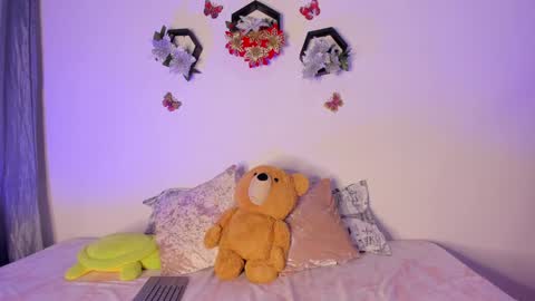 Samara is my name a pleasure delighted that you are here leave your thumb up it is important to me online show from 12-26-24, 11:46