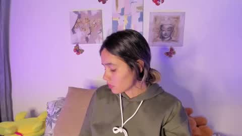 Samara is my name a pleasure delighted that you are here leave your thumb up it is important to me online show from 01-25-25, 04:13