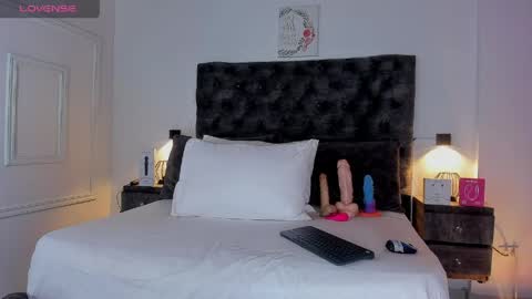 Snapshot of samara_warren77 chatting on 04-20-26, 09:05 Samara Warren online show from 04-20-26, 09:05