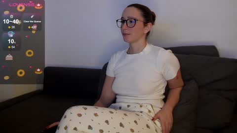Snapshot of samarafromthewell chatting on 12-21-24, 12:42 Samara From The Well online show from 12-21-24, 12:42