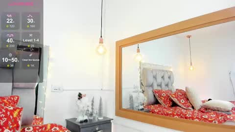 Snapshot of samarawells_ chatting on 12-23-24, 11:39 Samara Wells online show from 12-23-24, 11:39