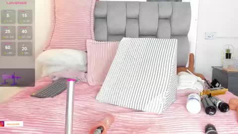 Snapshot of samarawells_ chatting on 09-22-25, 09:28 Samara Wells online show from 09-22-25, 09:28