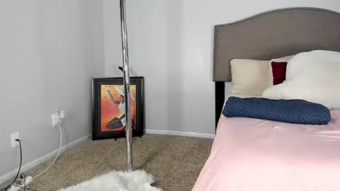 Yaya online show from 10-08-25, 01:36