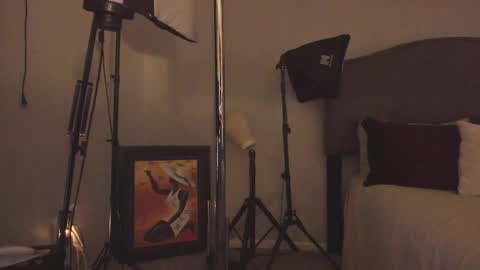 Yaya online show from 04-28-26, 04:06