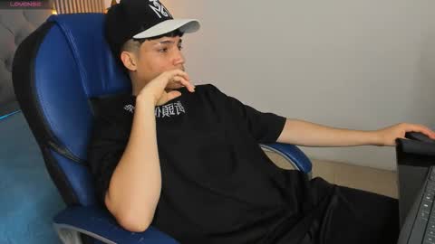 Snapshot of samblack_ chatting on 02-27-26, 08:53 Sam online show from 02-27-26, 08:53