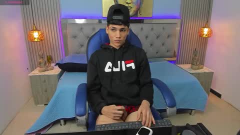 Snapshot of samblack_ chatting on 03-08-26, 06:44 Sam online show from 03-08-26, 06:44