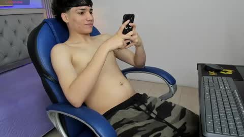 Snapshot of samblack_ chatting on 05-19-26, 12:44 Sam online show from 05-19-26, 12:44