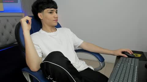 Snapshot of samblack_ chatting on 05-20-26, 12:22 Sam online show from 05-20-26, 12:22