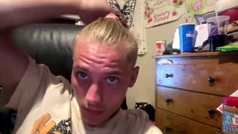 samdawg723718 online show from 07-26-26, 02:09