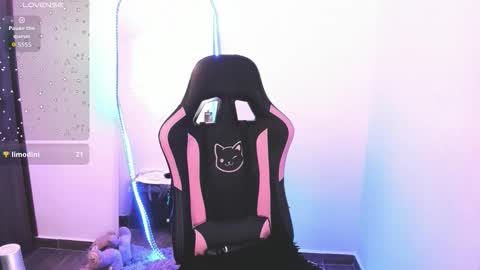 Snapshot of samiacooper25 chatting on 10-21-25, 11:00 samiacooper25 online show from 10-21-25, 11:00