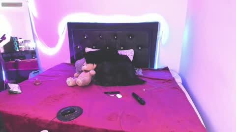 Snapshot of samiacooper25 chatting on 11-25-25, 03:06 samiacooper25 online show from 11-25-25, 03:06