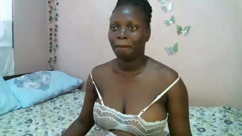 Snapshot of samiagirl22 chatting on 03-04-25, 10:02 nina online show from 03-04-25, 10:02