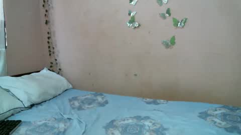 Snapshot of samiagirl22 chatting on 03-11-25, 11:23 nina online show from 03-11-25, 11:23