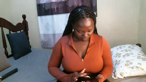 Snapshot of samiagirl22 chatting on 09-08-25, 11:15 nina online show from 09-08-25, 11:15