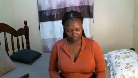 Snapshot of samiagirl22 chatting on 09-10-25, 11:05 nina online show from 09-10-25, 11:05