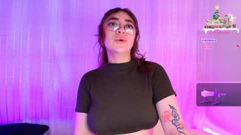 Snapshot of samii_evans chatting on 12-31-24, 05:40 samii evans online show from 12-31-24, 05:40