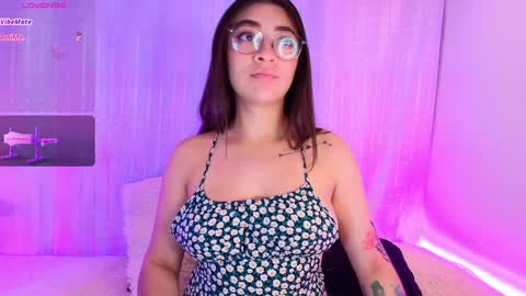 Snapshot of samii_evans chatting on 01-18-25, 03:31 samii evans online show from 01-18-25, 03:31