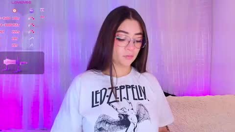 Snapshot of samii_evans chatting on 03-09-25, 02:50 samii evans online show from 03-09-25, 02:50