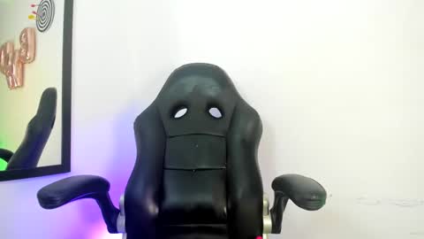 Snapshot of samikiulers chatting on 12-23-24, 04:33 Sami online show from 12-23-24, 04:33