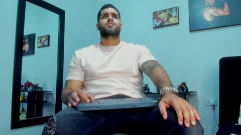 Snapshot of samir_hazard chatting on 12-14-24, 01:50 samir_hazard online show from 12-14-24, 01:50