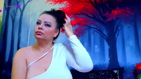 Snapshot of samiraevans chatting on 11-02-25, 10:45 online show from 11-02-25, 10:45