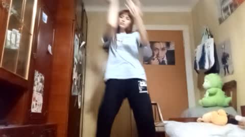 Mira online show from 11-19-25, 04:18