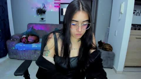Snapshot of samismith77 chatting on 05-05-26, 04:09 SARA online show from 05-05-26, 04:09