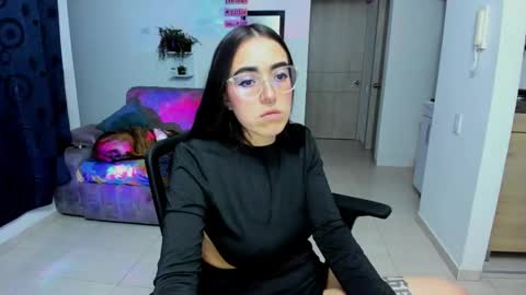 Snapshot of samismith77 chatting on 06-03-26, 01:08 SARA online show from 06-03-26, 01:08