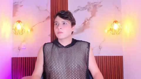 Snapshot of samlopez1 chatting on 11-11-25, 03:06 Sam online show from 11-11-25, 03:06