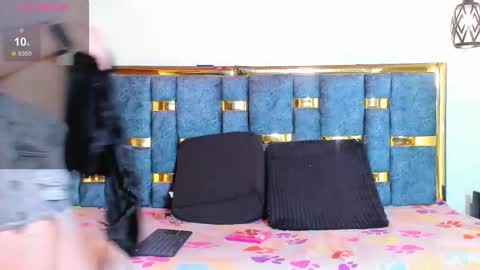 Sammy fox18 online show from 10-21-25, 07:14