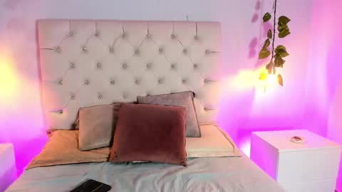 Snapshot of sammy_scott1 chatting on 12-05-25, 05:27 Samantha online show from 12-05-25, 05:27