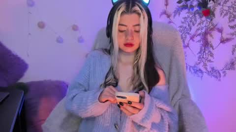   online show from 02-02-25, 03:43