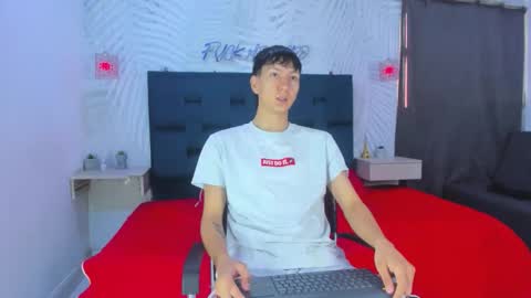 Snapshot of sammysex_ chatting on 12-14-25, 12:21 SAMMY online show from 12-14-25, 12:21