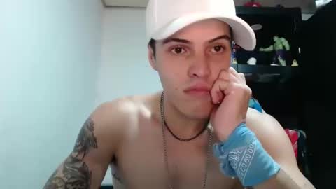 Snapshot of sammytop22 chatting on 10-15-25, 01:28 sammy model independiente online show from 10-15-25, 01:28