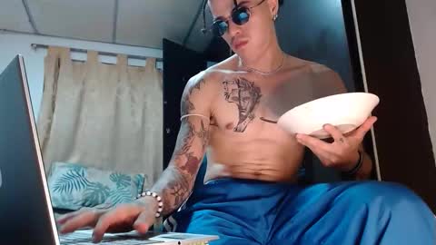 Snapshot of sammytop22 chatting on 03-26-26, 12:28 sammy model independiente online show from 03-26-26, 12:28