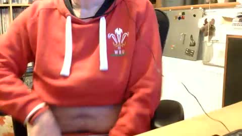 Snapshot of samsenior70 chatting on 11-26-25, 12:11 Sam online show from 11-26-25, 12:11