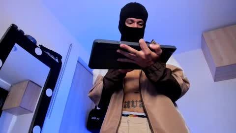   online show from 09-26-25, 07:07