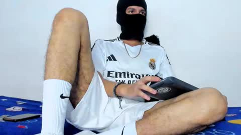   online show from 11-16-25, 03:01