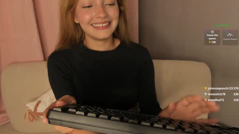 Snapshot of samy_bae chatting on 12-31-24, 12:43 Samantha online show from 12-31-24, 12:43